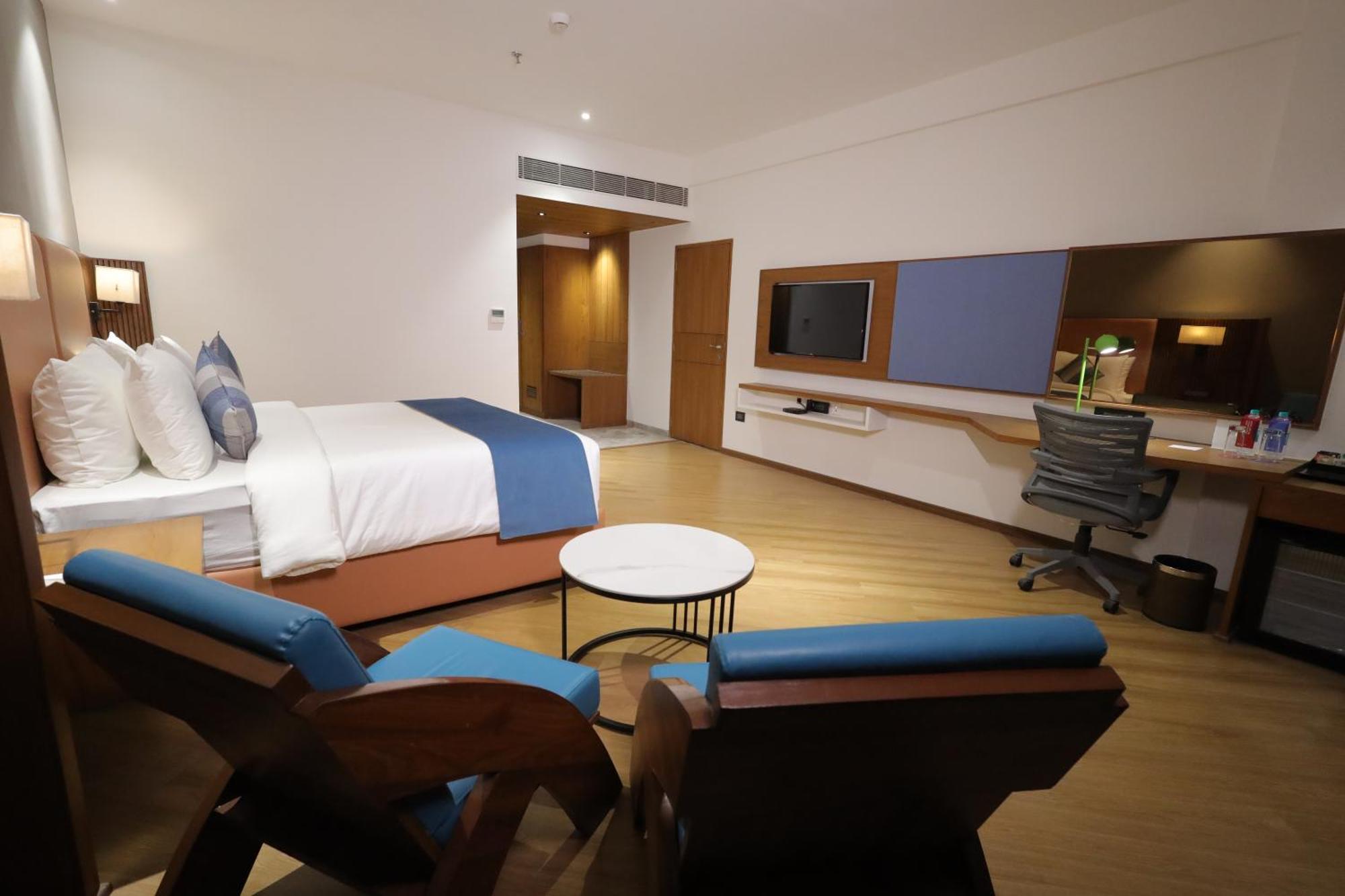 Ramada Encore By Wyndham Viramgam Exterior foto
