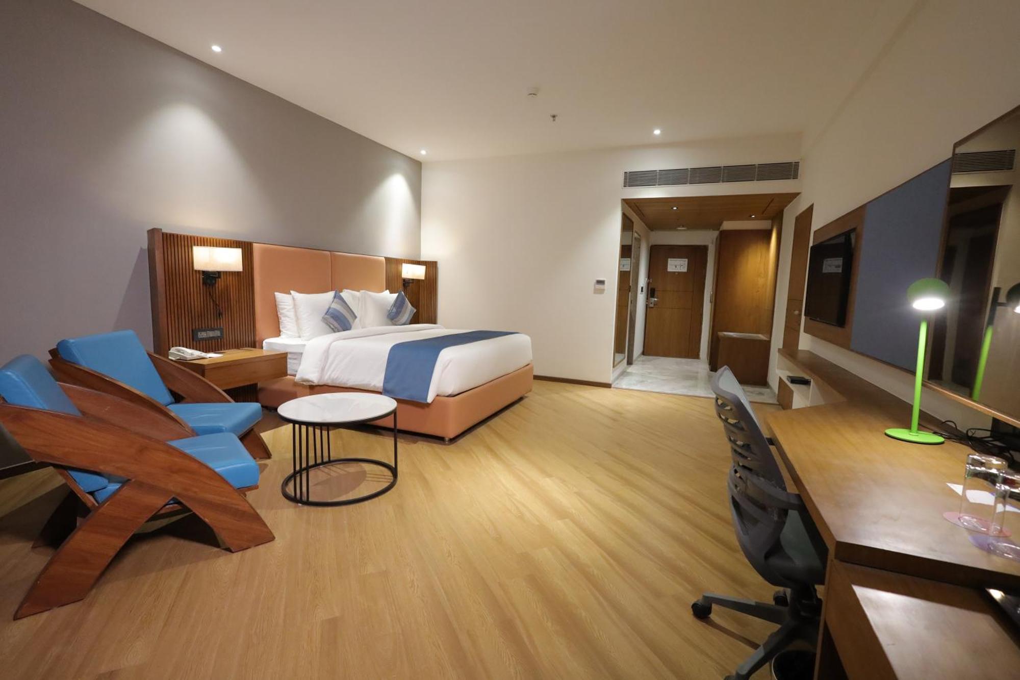 Ramada Encore By Wyndham Viramgam Exterior foto